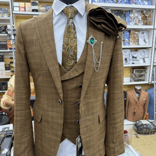 Rustic Brown Check 3-Piece (Emerald Brooch)